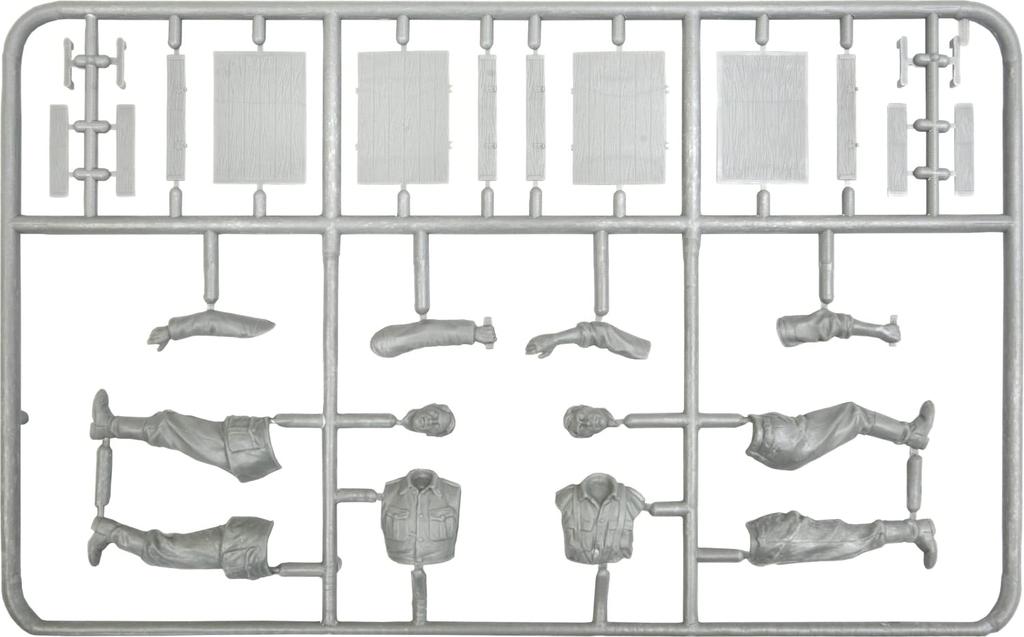 Miniart Scale German Soldiers Carrying Ammunition Boxes of Plastic Model Kit MA35384 1/35 (Set 5)