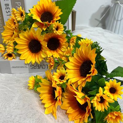 Kunstzonnebloem met Groene Bladeren 7 Vork 13 Kop Realistische Nep Zijden Bloem Huis Kantoor Feest Binnen Buiten Kunstbloem Decoratie