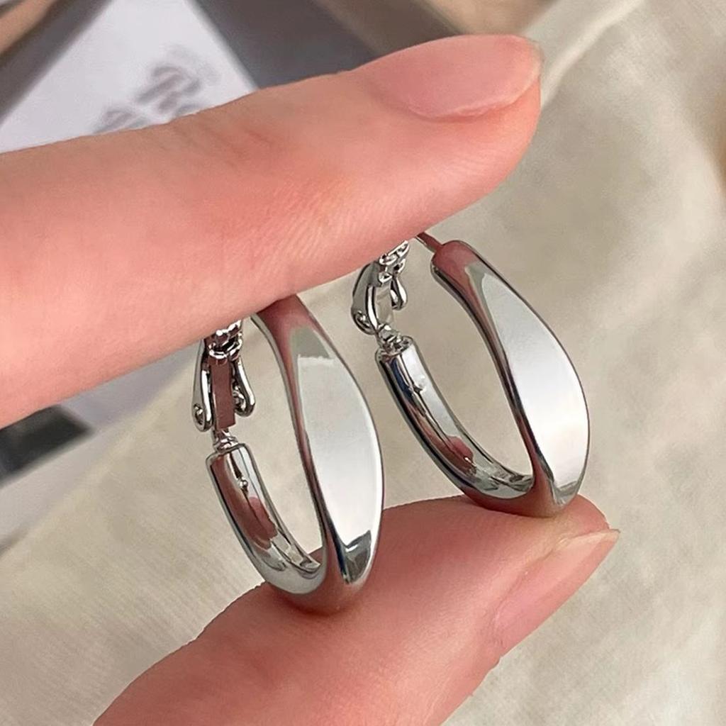 Silver Color Earring Simple Round Smooth Circle Hoop Earrings For Woman Fashion Wedding Engagement Charm Jewelry Gifts Wholesale