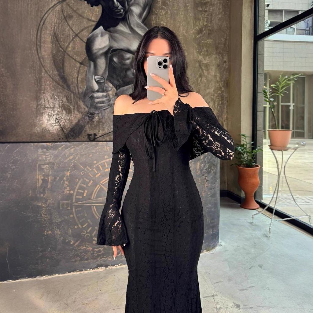 Autumn and Winter European and American Women's Elegant Lace Hip-wrapped Evening Dress
