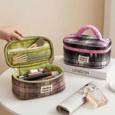 Herramientas y accesorios – Estuches y neceseres para cosméticos