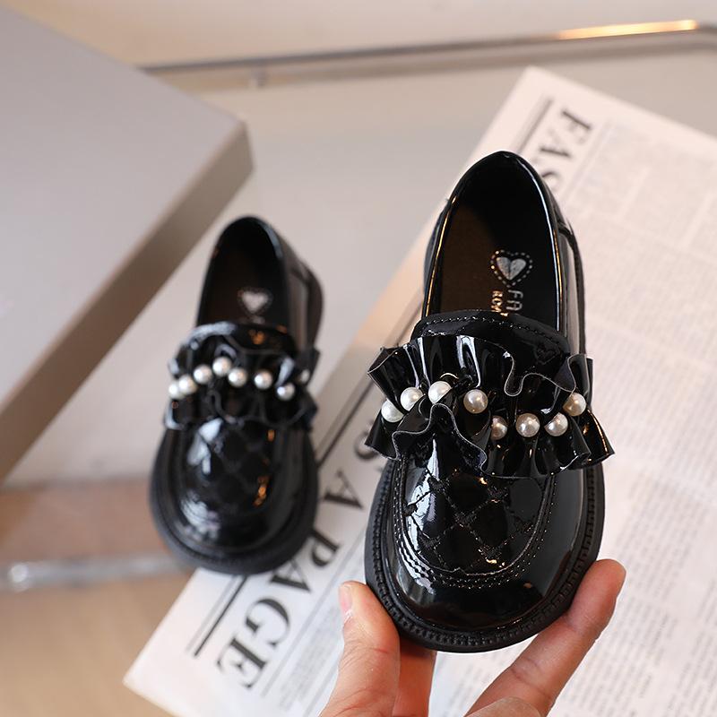 Kids Patent Leather Ruffle Pearl Decor Loafer Shoes