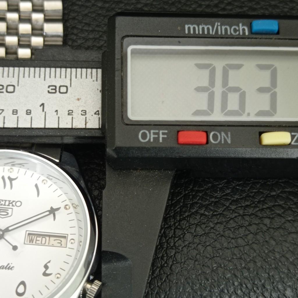 VINTAGE REFURBISHED SEIKO 5 AUTOMATIC JAPAN MENS WHITE DIAL WATCH A445981-1
