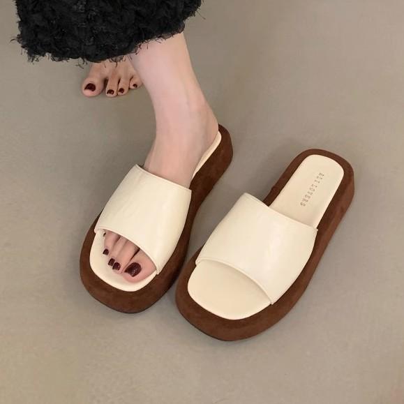 Small man increases height, thick-soled cool slippers, women's shoes wear 2025 new summer leopard print muffin bottom one-word slippers