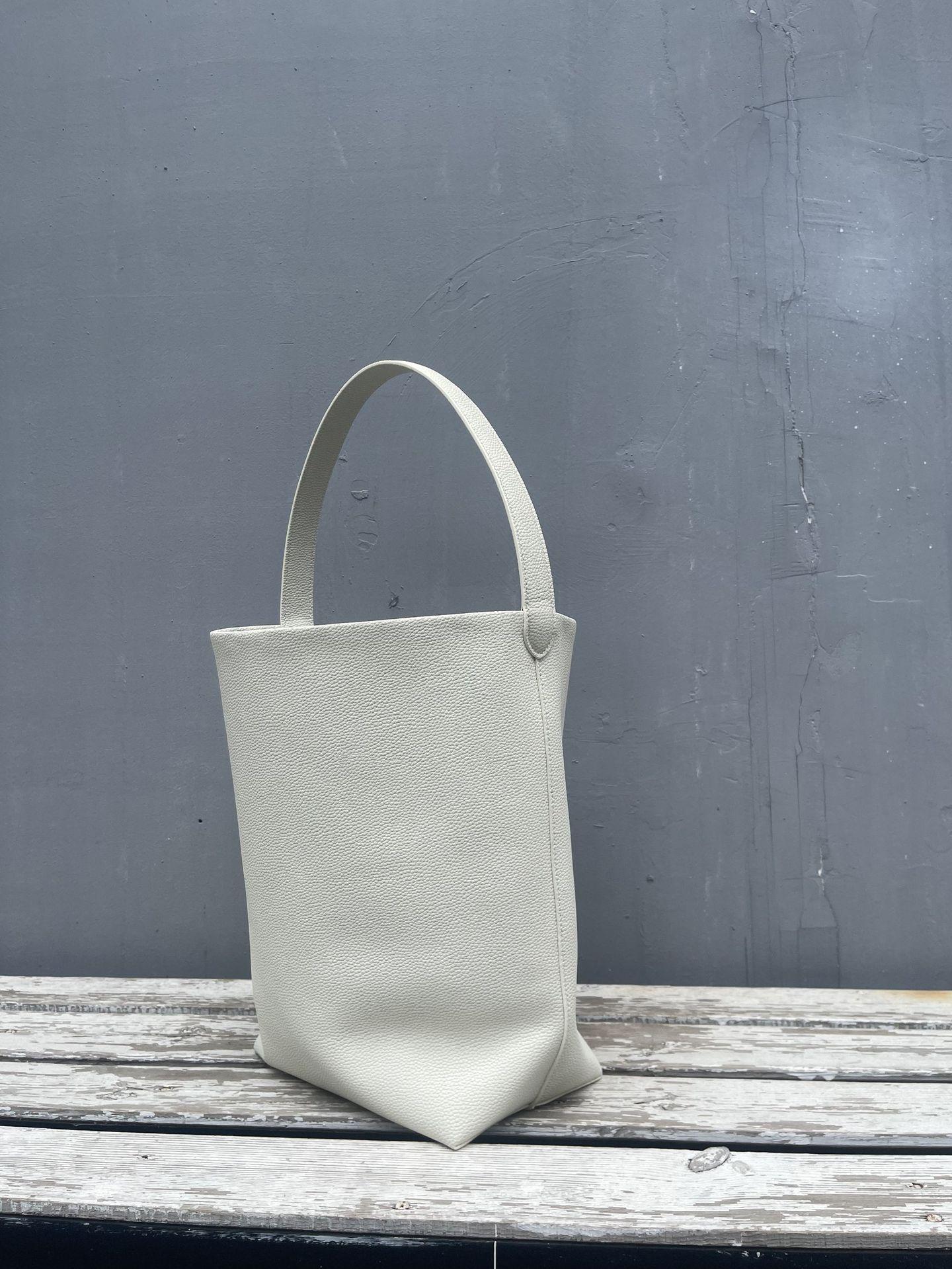 

Large Capacity Women s Genuine Leather Lychee Grain Tote Bag Medium