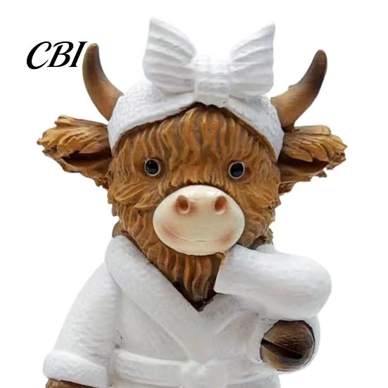 Warm Home Atmosphere Ornaments Highland Cow Bathroom Figurine, Bathrobe Statue, Wateroroof Hand Painted Resin Crafts Animal Ornament for Sink