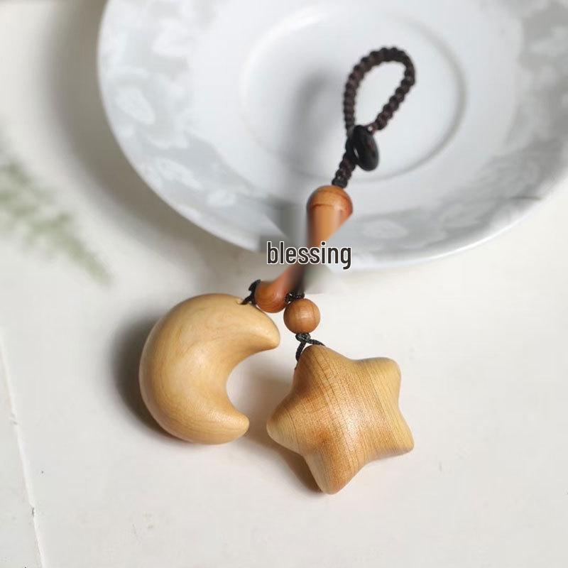 Cliff Cypress Wood Star Moon Carving Keychain for Men and Women Agarwood звезда