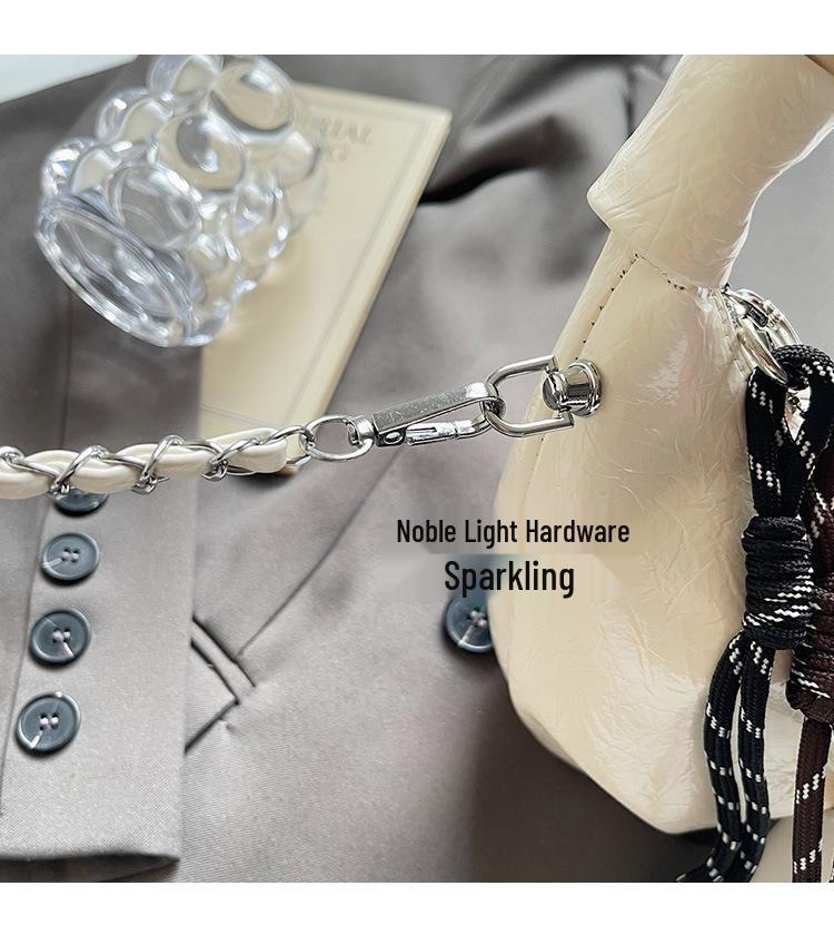 Women's Versatile Pleated Crossbody Handbag - Stylish Chain Shoulder Bag for a Chic Look.