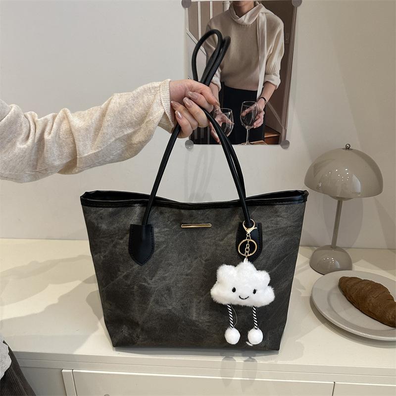 

Large capacity versatile commuter fashion tote bag women s class Korean version ins style retro student class shoulder bag No pendant чёрный