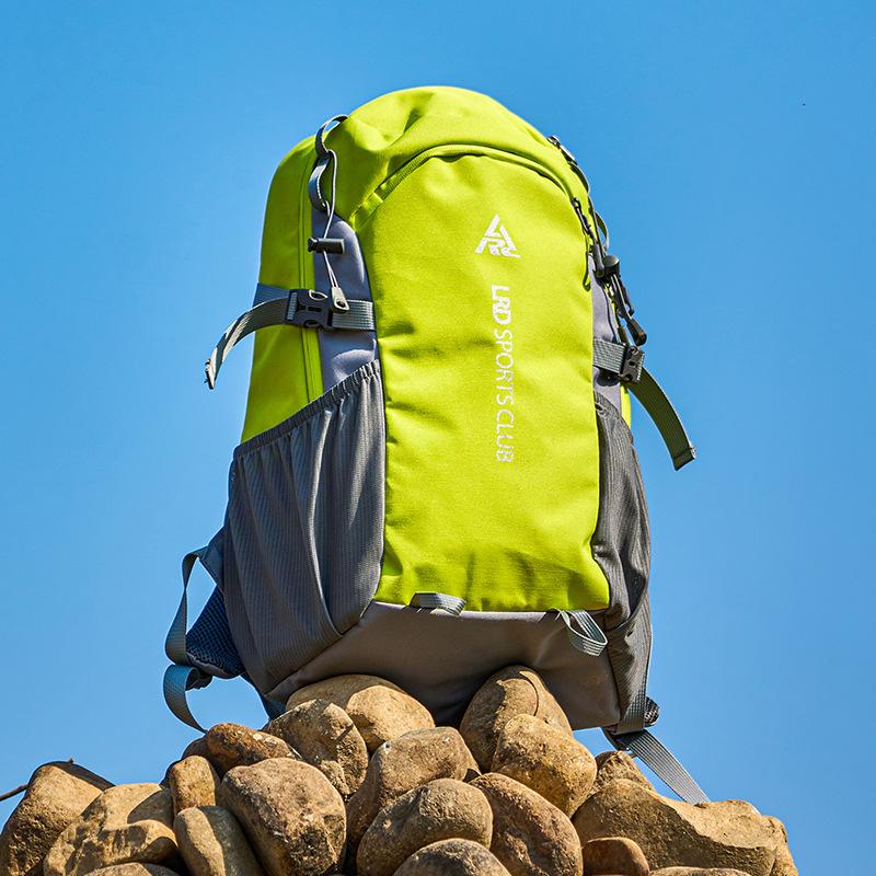 Neuer Guochao Farbabstimmung Wanderrucksack Herren und Damen Leichtgewicht Outdoor Sport Schultern Wasserdicht Professionell Multifunktion