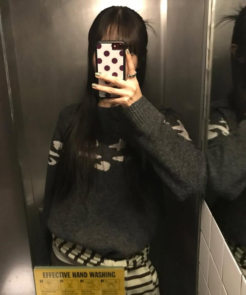 Lougeu Signature Logo Sweatshirt_Charcoal