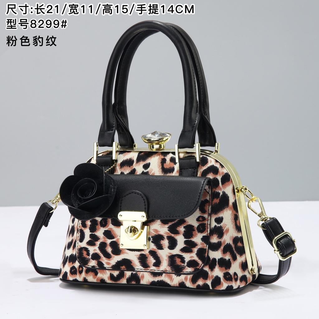 Hand bag to work multi-pocket shoulder bag women's bag straddling into the model