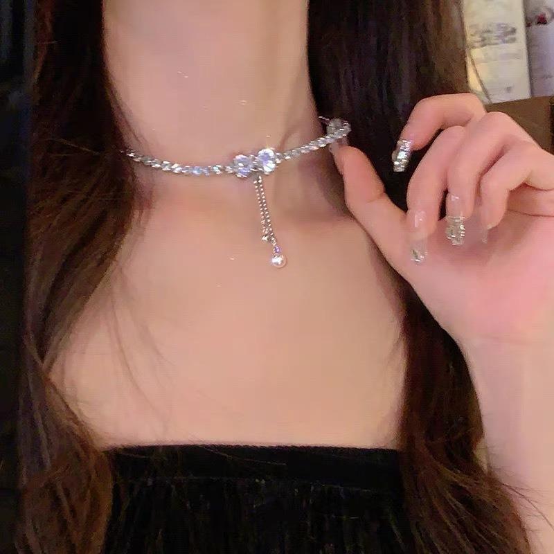 High-end exquisite zircon pearl necklace women's niche design collarbone chain fashion accessories