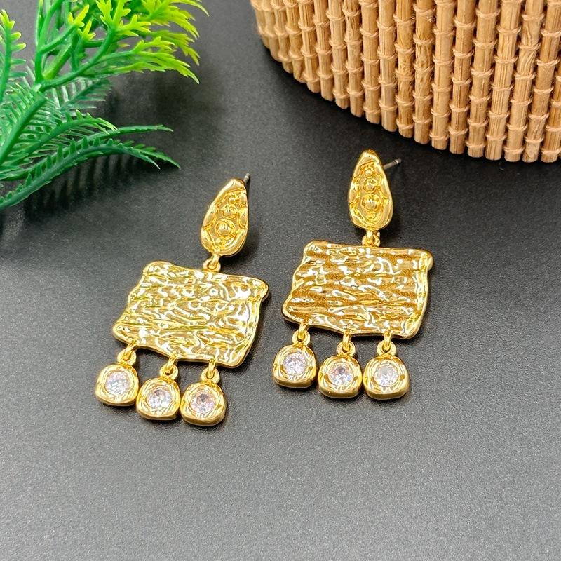 Geometric Creative Gold Zircon Earrings Women'S High-End Texture Gold-Plated Stud Earrings
