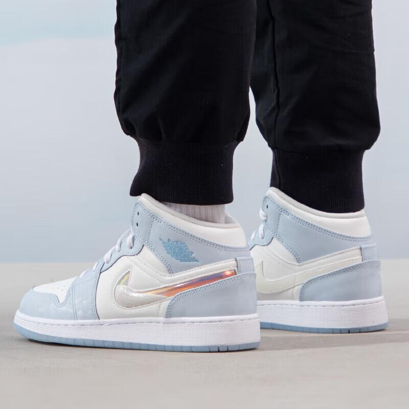 Jordan 1 Mid SE Glitter Swoosh GS FQ9117-400