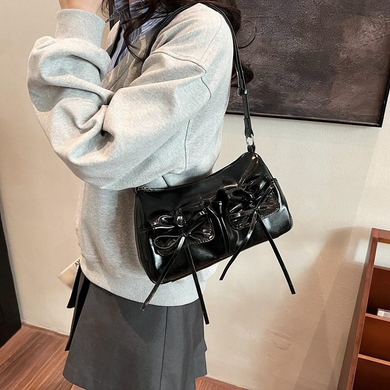 IELGY Fashion One-Shoulder Large-Capacity Commuter Underarm Small Square Bag