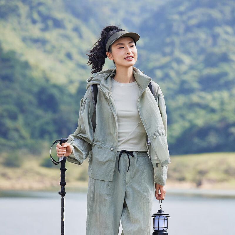 

Women s Lightweight Hooded Drawstring Jacket L