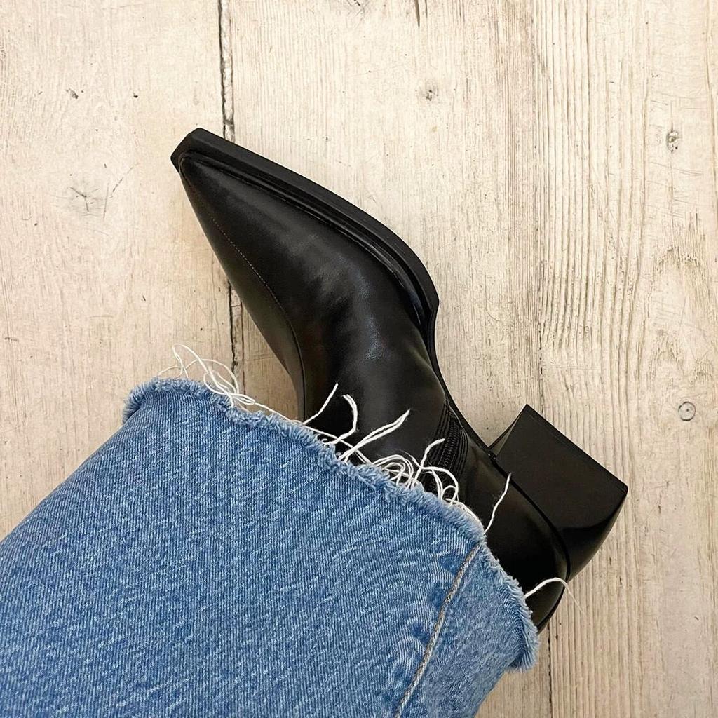 British style senior sense pointed head thick heel thin boots short boots Martin boots women's 2025 new side zipper medium boots