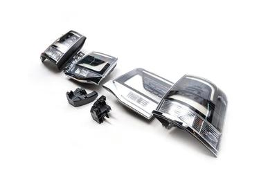 Feux arrière 2016-2025 (Exécutif Noir) Intérieur gauche (sur le couvercle de coffre) pourToyota Land Cruiser 200