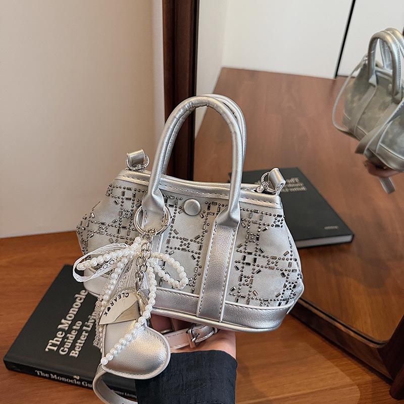 Bright diamond decoration casual senior sense of modeling soft durable fashion exquisite new light luxury commuter slanting cross shoulder handbag