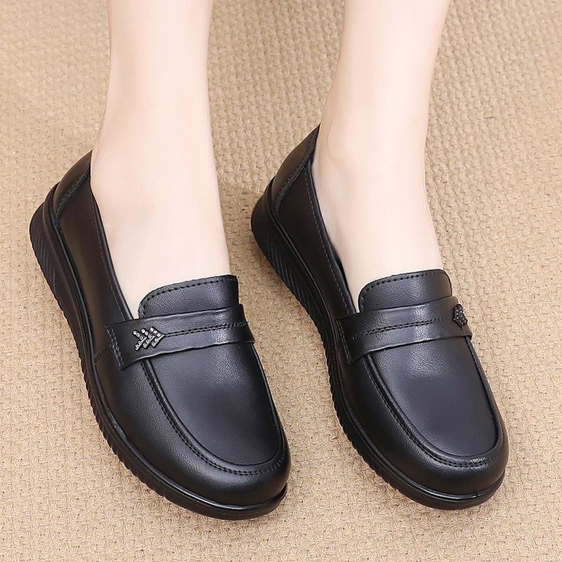 Comfortable Round-toed Soft-soled Women's Leather Shoes