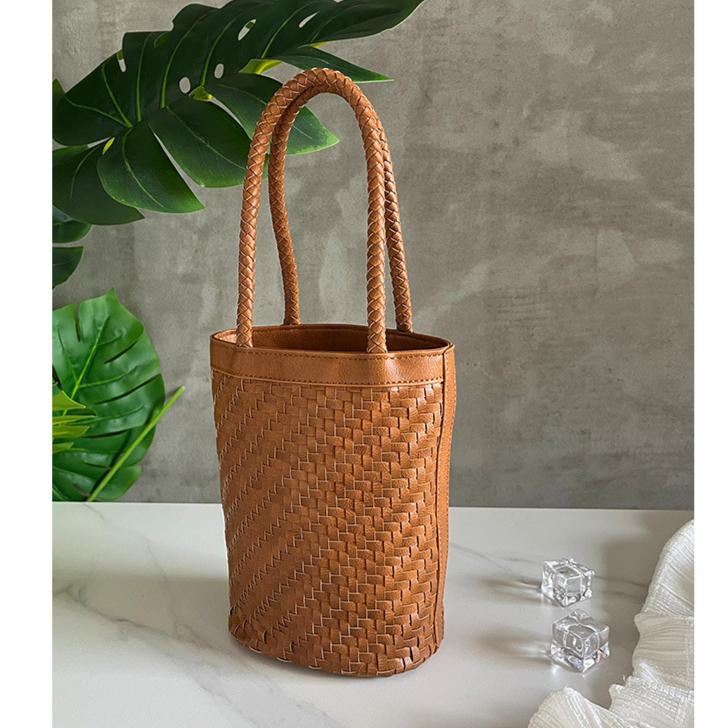 Hand Woven Bag Women Summer Beach Bag 2026 New Handbag Portable Tote Small Bag Bucket Bag