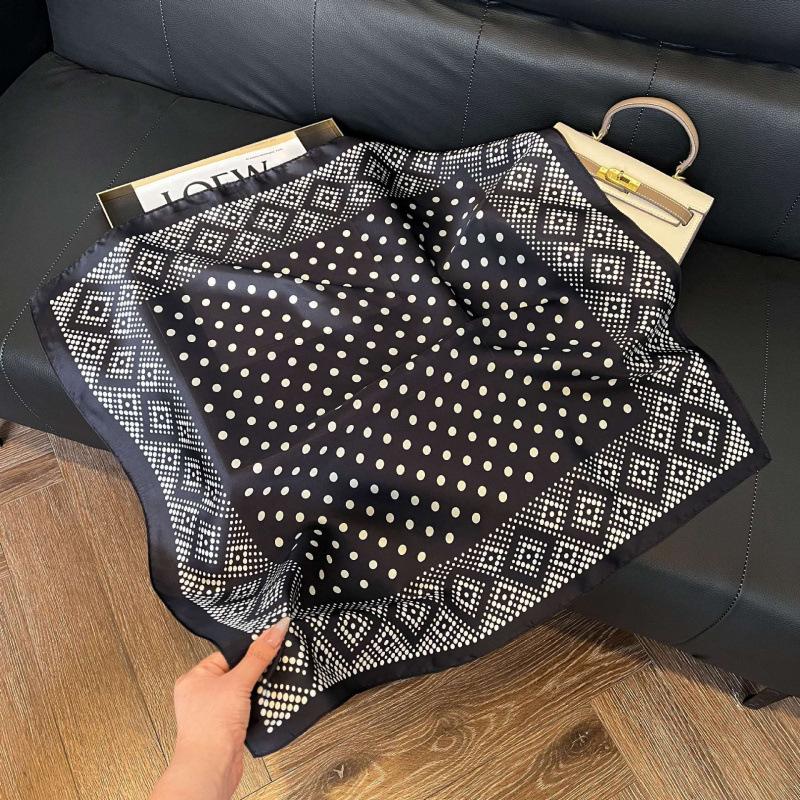 New 71 * 71cm Korean version small square scarf women's silk scarf spring and summer thin sunscreen scarf neck protection tied bag headband scarf