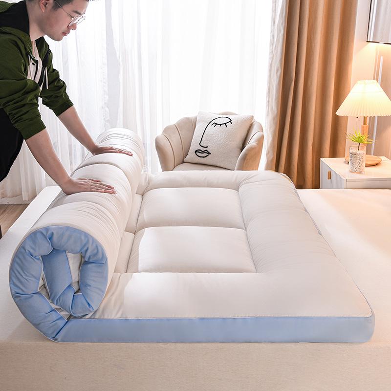 3D Feather Velvet and Lamb Wool Mattress Pad - Plush and Soft for Single or Double Mattresses