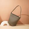 Classic Top-grain Leather Single-shoulder Bag, Simple and Versatile for Commuting, Hand-held Crossbody Bag, Simple Leather Mother-and-child Bag