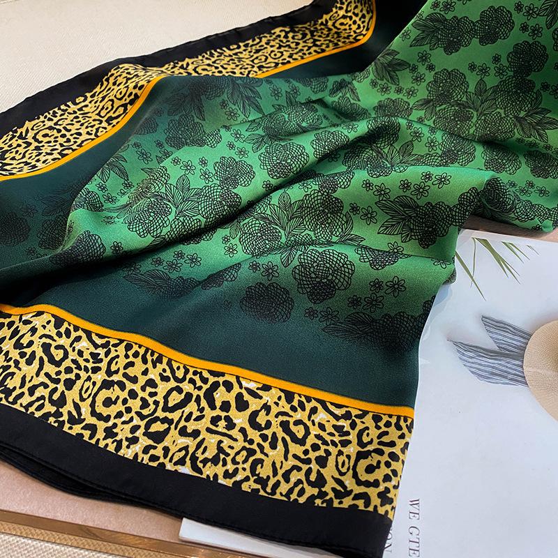 Bedruckter Schal Frühling und Herbst, quadratisch und quadratisch, Smaragdgrün