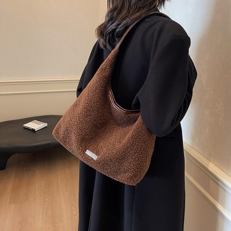 Plush large-capacity bag women's 2025 new autumn and winter versatile commuter shoulder bag fashion tote bag