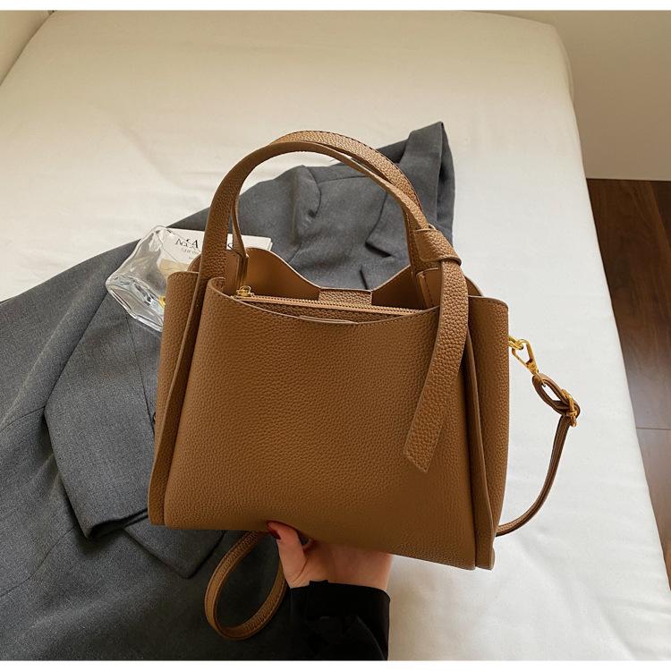 

Модный дизайн портативная сумка-корзина для овощей женская 2025 новая ретро текстура большая вместимость сумка-ведро на одно плечо сумка-мессенджер тренд коричневый