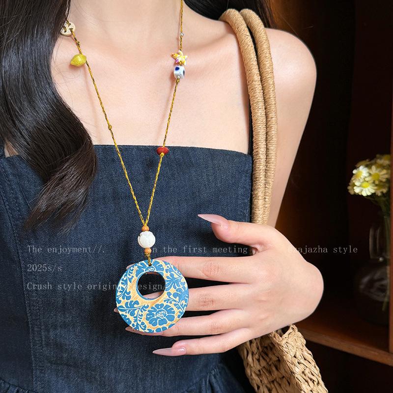 New Chinese Retro Popular Ethnic Style Necklace Women's Versatile Niche Long Sweater Chain High-end Simple Accessories