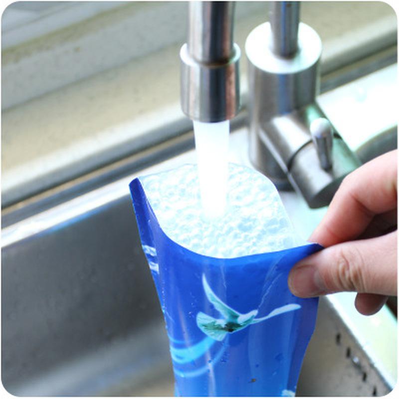 3Pcs Portable Eco-friendly Flower Cute Foldable Vase Wedding Office Home Decoration Random PVC Plastic Flower Vase