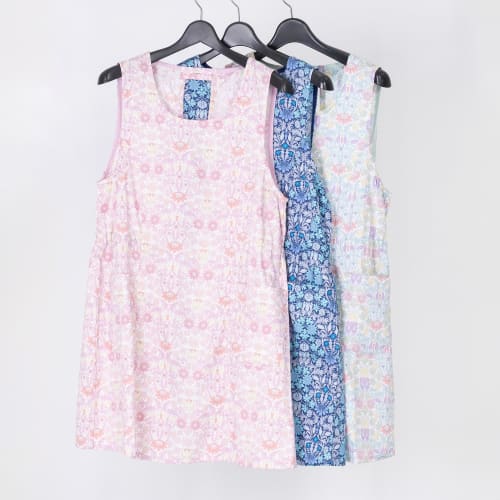 Naigai LIBERTY Floral Apron, Stylish, Water-Repellent, with Pockets, Nordic Style, Tie-Back, Suitable for Kitchen and Nursery School, Women's, 7055400