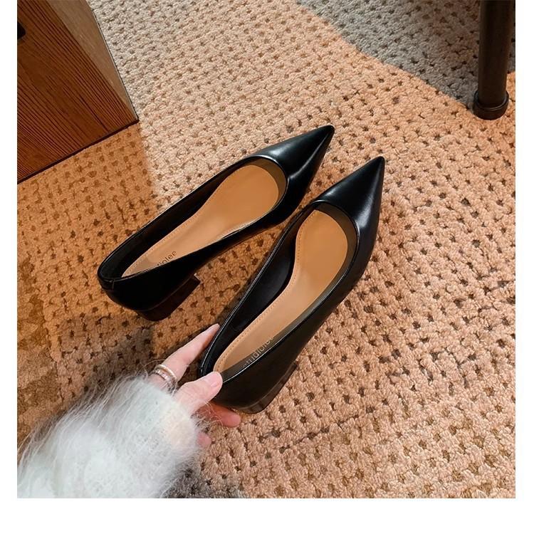 

Sheepskin version~ Grape mother has the same temperament, small pointed head, genuine leather, versatile commuting, shallow mouth and thin, low-heele 40