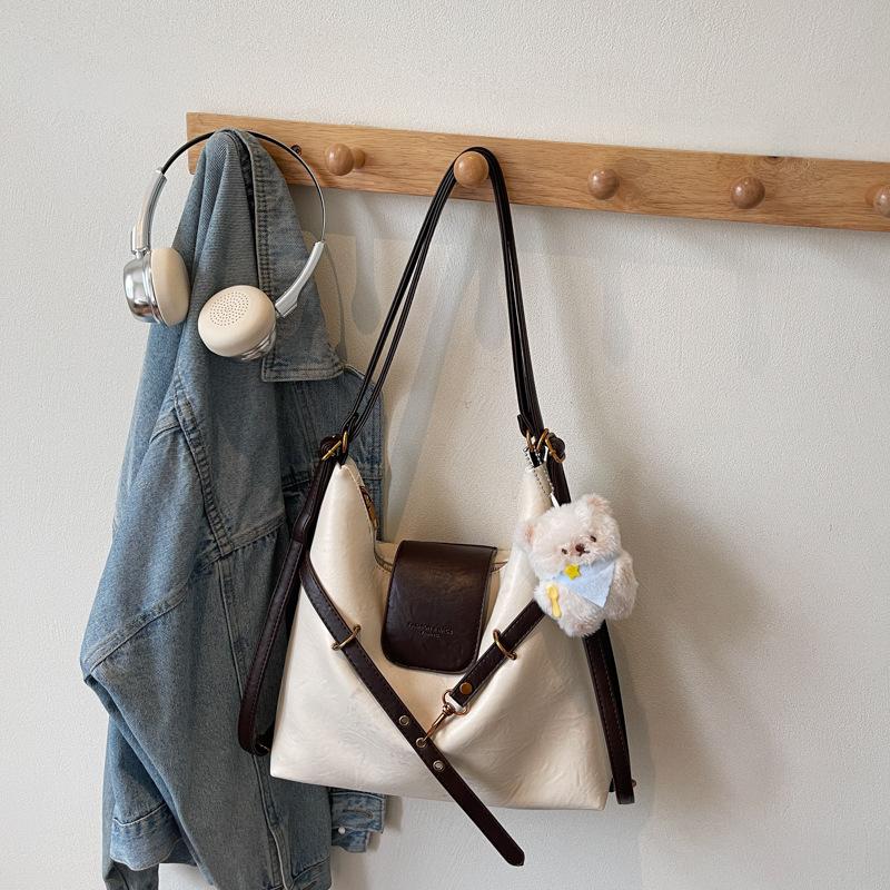 Niche Retro Large-capacity Bag Women's Autumn New Shoulder Bag Bag High-value Student Commuter Bag