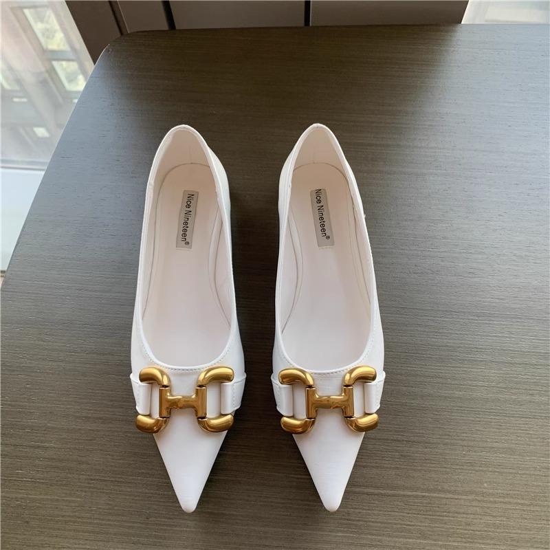 Divatos lapos cipők nőknek 2025 tavasz és ősz Új hegyes orrú női cipők Plusz méret 42 43 44 Női mokaszinok Luxus cipők