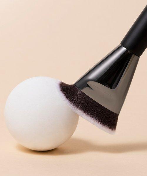 [Merzy] The Airy Fitting Foundation Brush (MZ00124)