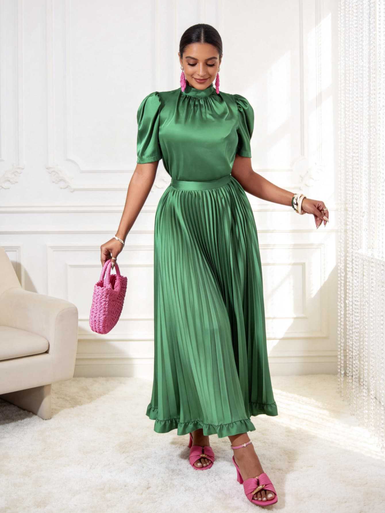 

European and American wind green pleated long dress women s new turtleneck bubble sleeves elegant and thin dress fashion temperament skirt XS
