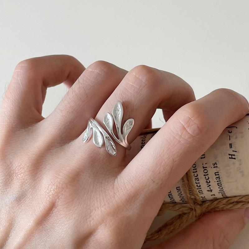 Highend Geometric Elegant Design Egg White Stone Ring For Women Adjustable Size