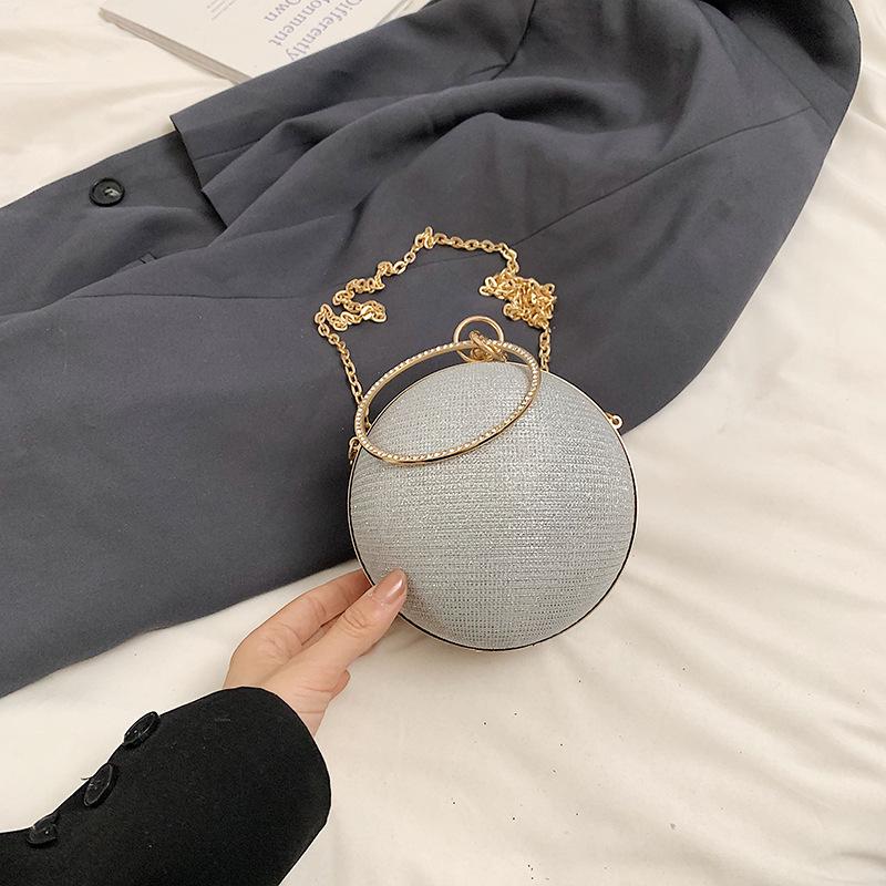 

Персонализированная сферическая сумка на одно плечо 2025 модная портативная маленькая круглая сумка трендовая и красивая европейская и американская цепочка-мессенджер серебряный