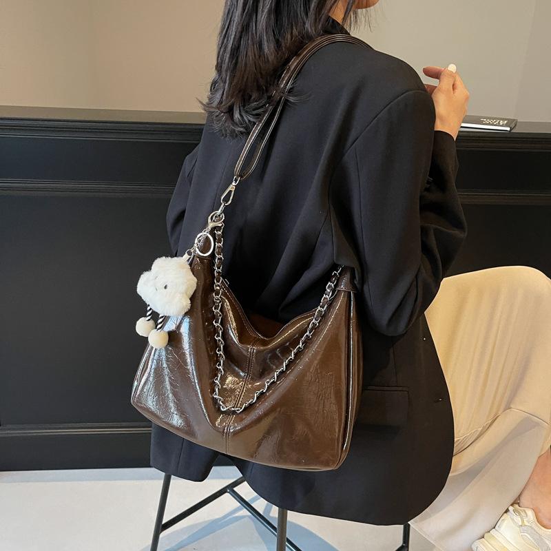 Trendy fashion tote bag women's Korean version of the new simple and versatile shoulder bag 2025 winter niche design messenger bag