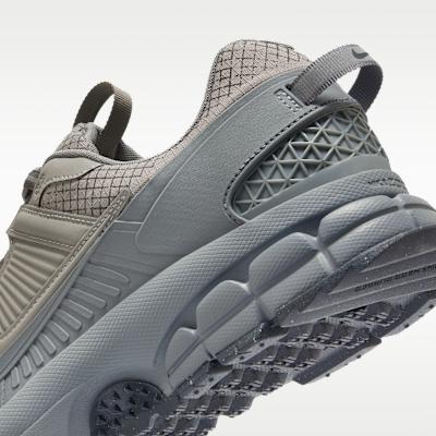 Nike Zoom Vomero 5 Roam Metallic Platinum