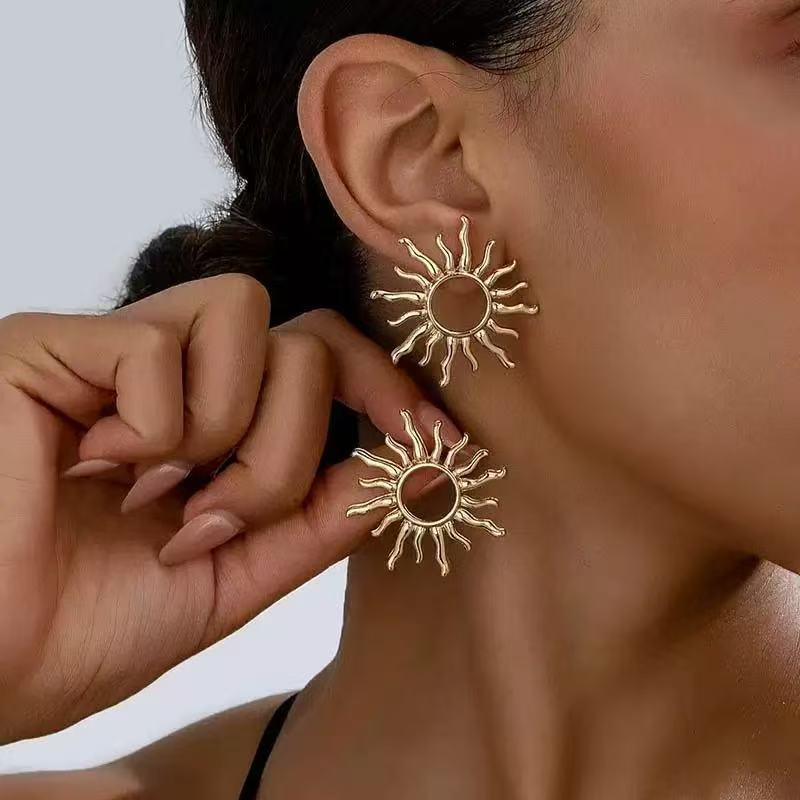 Vintage Big Leaf Shaped Stud Earrings for Women Gold Silver Color Exaggerated Metal Flower Posting Earringss Punk Jewelry Gift