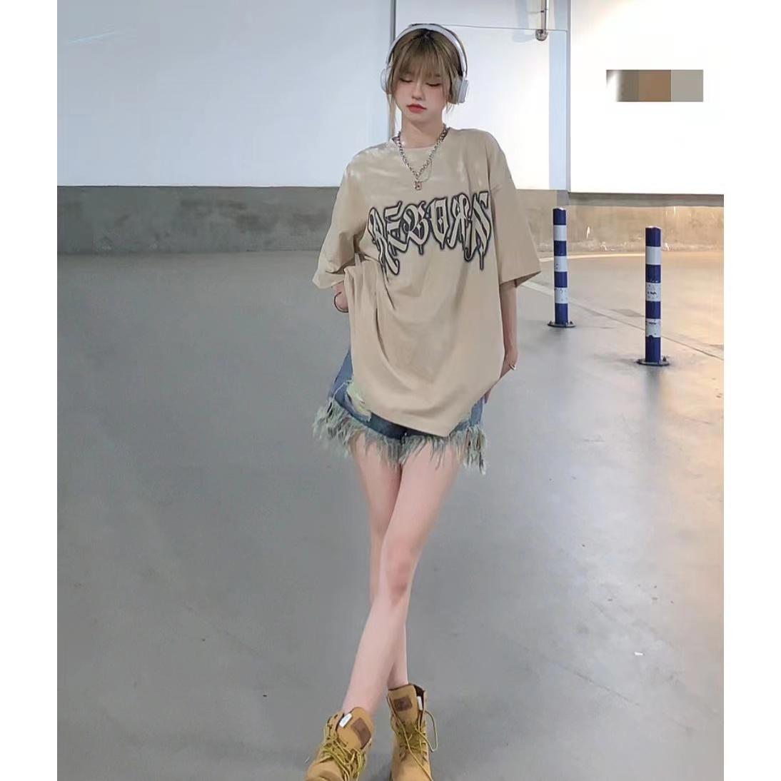 

Летняя женская футболка с короткими рукавами и принтом в стиле американского ретро в стиле хип-хоп High Street, свободный крой, европейская и американская модная этикетка на плечах 3XL хаки