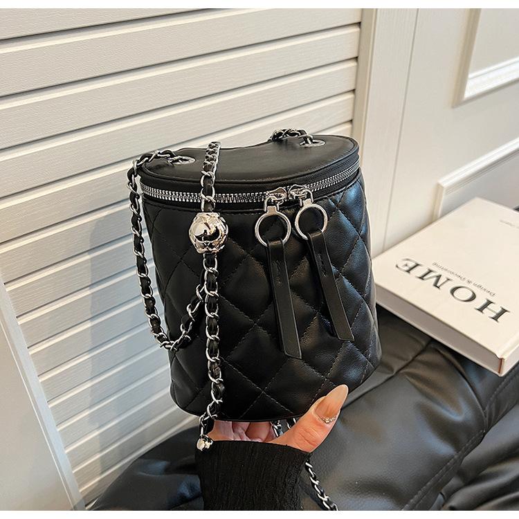 Cylinder diamond chain bucket bag women's bag  new fashion niche single shoulder popular messenger