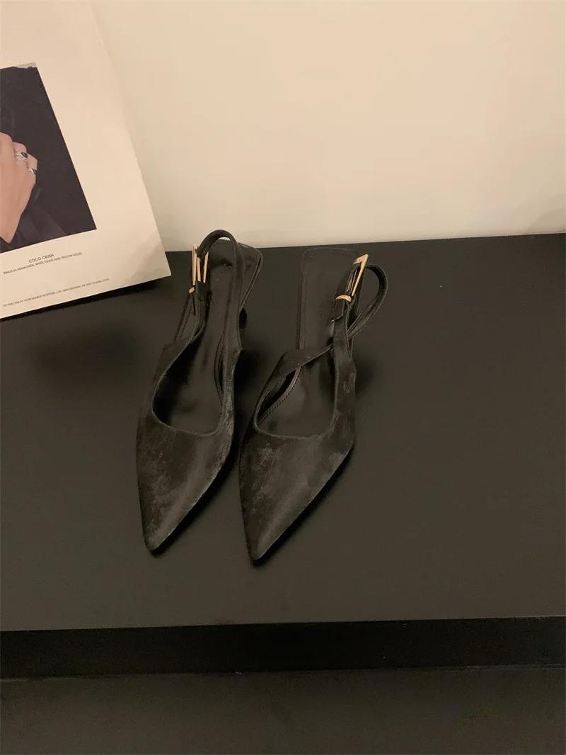 

Модная новая китайская обувь на высоком каблуке, женские сандалии с закрытым носком, весенне-летние туфли-лодочки с острым носком в стиле меньшинства, черные 35 чёрный