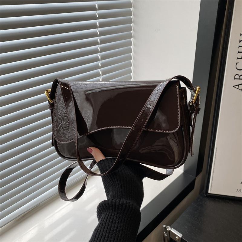 New High-end Textured Handbag, Solid Color, Simple and Versatile Temperament, Shoulder Messenger Bag, Patent Leather Glossy Commute