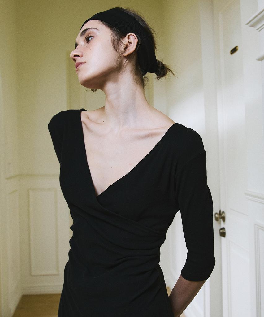 Green Butter Shirring Wrap Dress (Black)